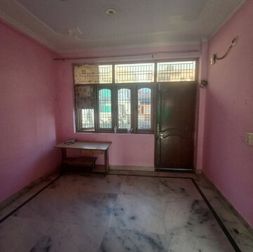 Room in 1.5 BHK Independent House at Solutrean Delta City Centre, Delta I Greater Noida – for Rent