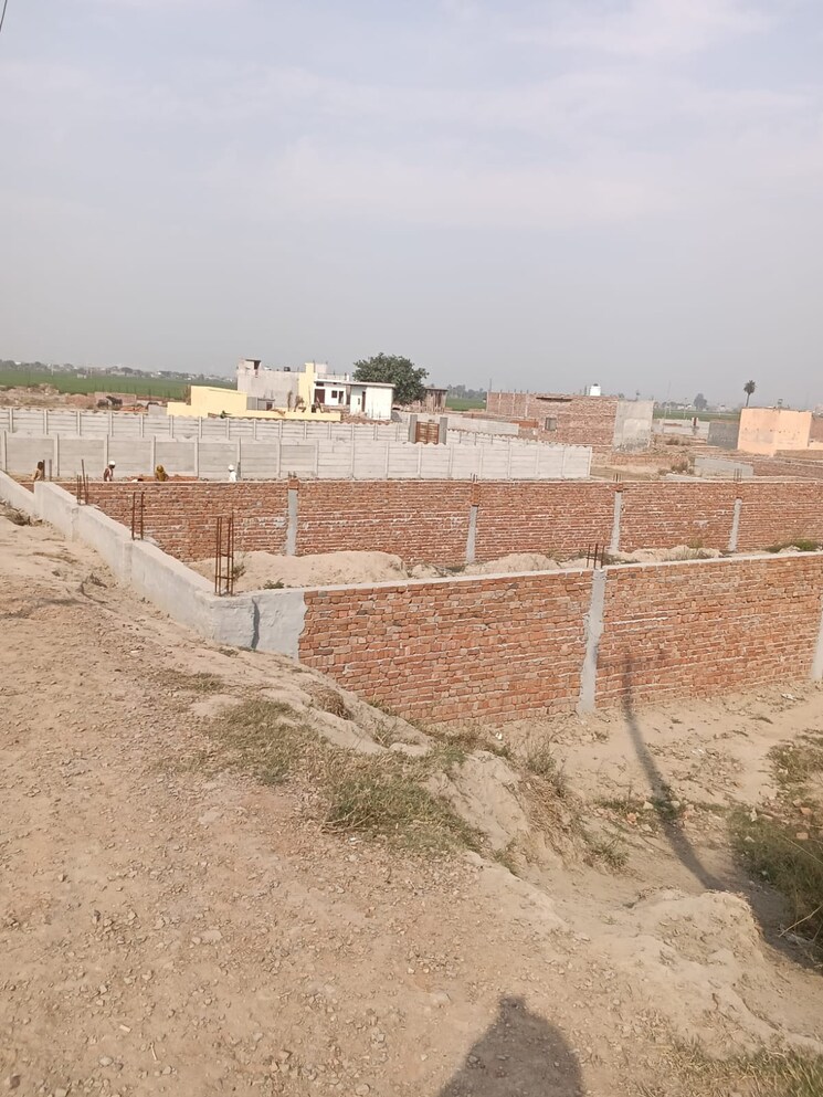 undefined, bhopani village  100 Sq.Yd. Plot In Bhopani Village Faridabad 8209986