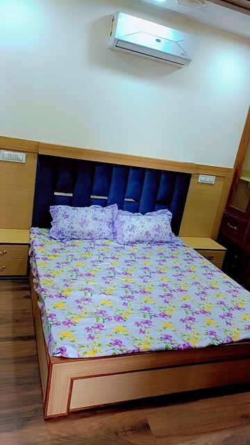 Bedroom in 3 BHK Builder Floor at Sector 41 – for Rent