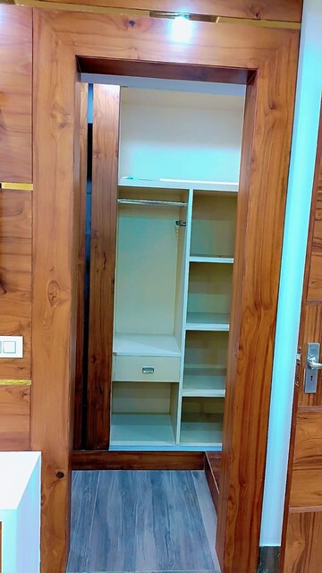 Building Lobby in 3 BHK Builder Floor at Sector 41 – for Rent