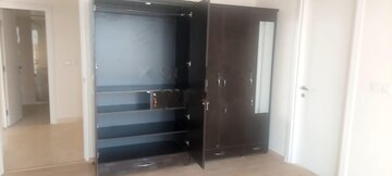 Furnished Amenities in 3 BHK Apartment at DLF Regal Gardens, Sector 90 – for Rent