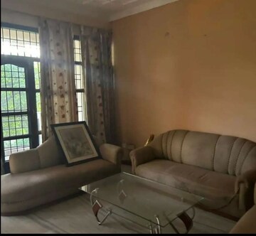 Living Room in 2 BHK Builder Floor at Sector 70 – for Rent