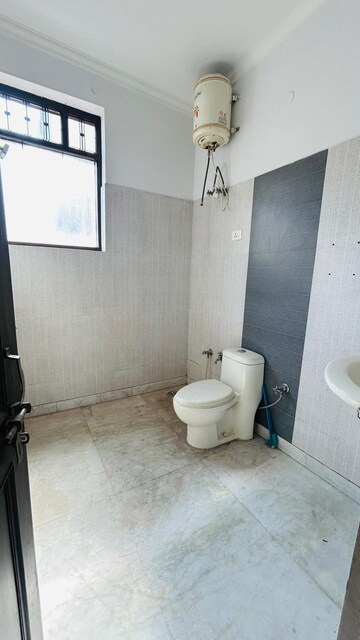 Bathroom in 2 BHK Builder Floor at Sector 40 – for Rent