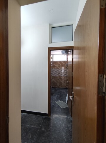 Furnished Amenities in 4 BHK Apartment at Vasant Kunj – for Rent