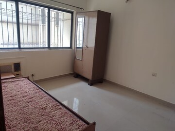 Room in 2 BHK Apartment at Valentine Apartments, Goregaon East – for Rent