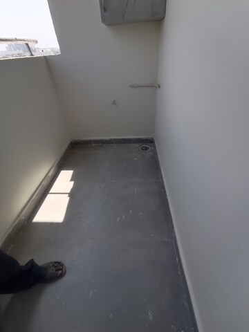 Furnished Amenities in 1 BHK Apartment at Kondapur – for Rent