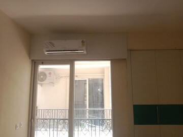 Room in 3 BHK Apartment at Signature Global Park, Sohna Sector 36 – for Rent