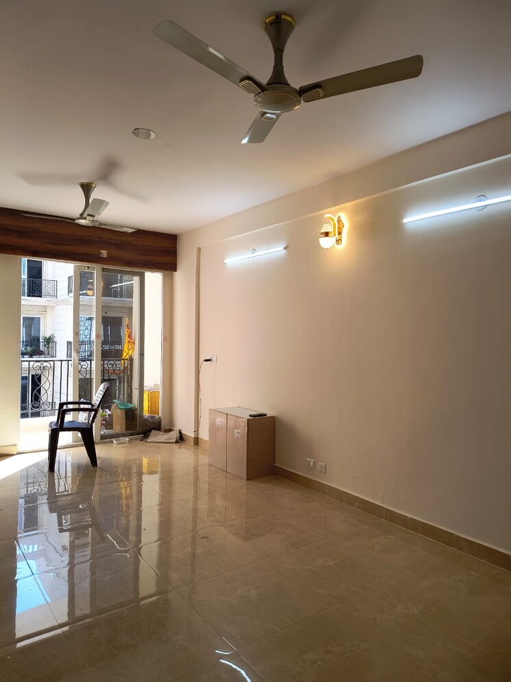 Living Room, signature-global-park 3 Bedroom 1210 Sq.Ft. Apartment In Sohna Sector 36 Gurgaon 8210199