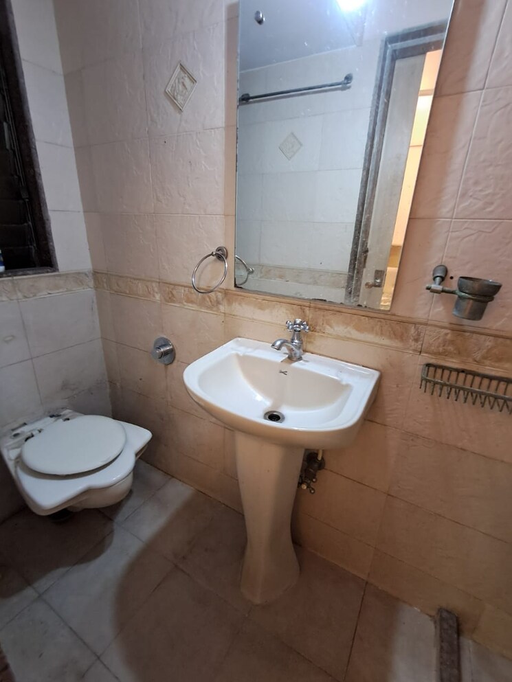 Bathroom, diamond-garden 3 Bedroom 1100 Sq.Ft. Apartment In Chembur Mumbai 8210267