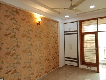 Room in 3 BHK Builder Floor at Vijay Nagar – for Sale