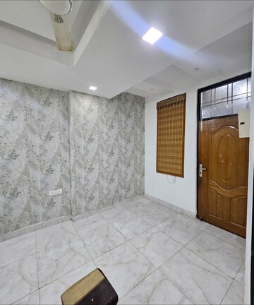 Room in 3 BHK Builder Floor at Vijay Nagar – for Sale