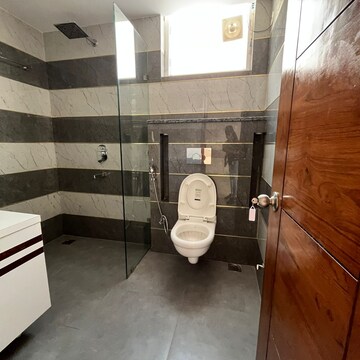 Furnished Amenities in 3 BHK Builder Floor at Ansal Sushant Lok I, Sector 43 – for Rent