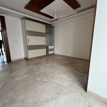 Room in 3 BHK Builder Floor at Ansal Sushant Lok I, Sector 43 – for Rent