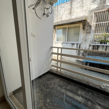 Balcony in 3 BHK Builder Floor at Ansal Sushant Lok I, Sector 43 – for Rent