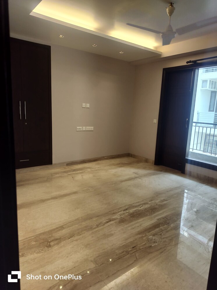 Room, safdarjung development area 4 Bedroom 300 Sq.Yd. Builder Floor In Safdarjung Development Area Delhi 8210409