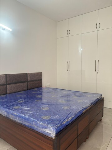 Bedroom in 3 BHK Apartment at Sector 91 – for Rent