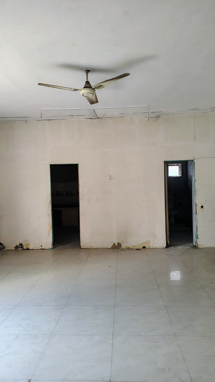 Room, rwa-apartments-sector-52 2.5 Bedroom 4500 Sq.Ft. Villa In Sector 52 Noida 8210472