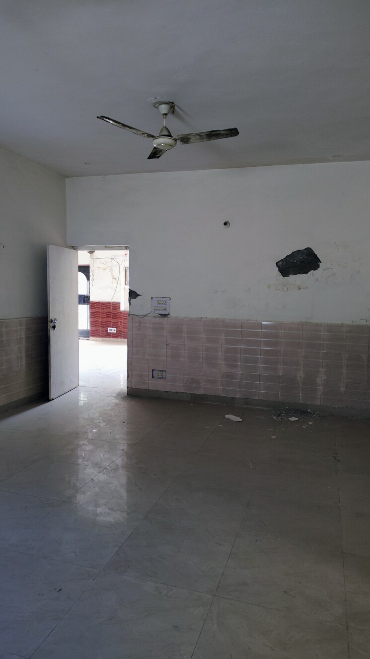 Room, rwa-apartments-sector-52 2.5 Bedroom 4500 Sq.Ft. Villa In Sector 52 Noida 8210472