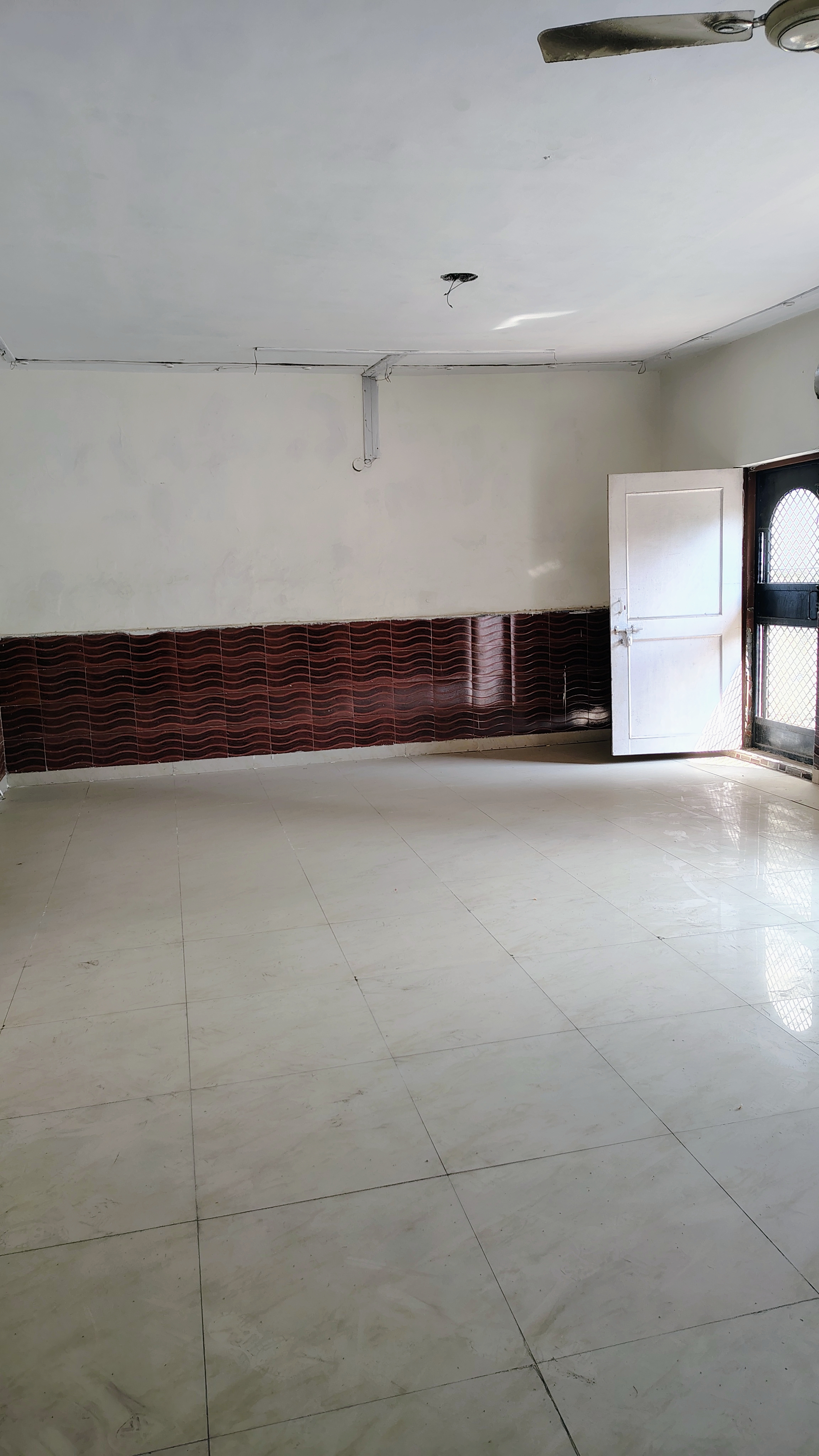 2.5 BHK + Pooja Room,Servant Room Villa For Rent in RWA Apartments Sector 52