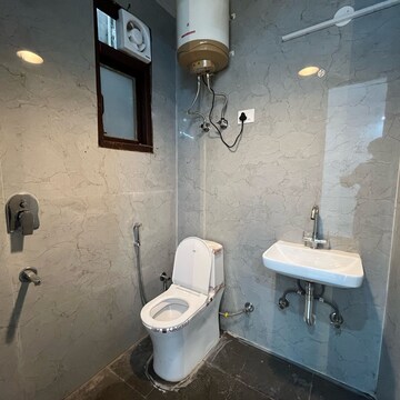 Bathroom in 1 BHK Apartment at Saket – for Rent