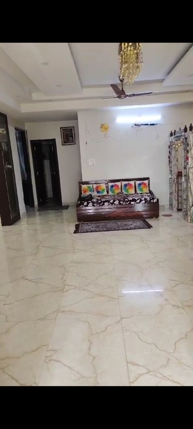  Parking, sector 28 3.5 Bedroom 235 Sq.Yd. Builder Floor In Sector 28 Faridabad 8210512