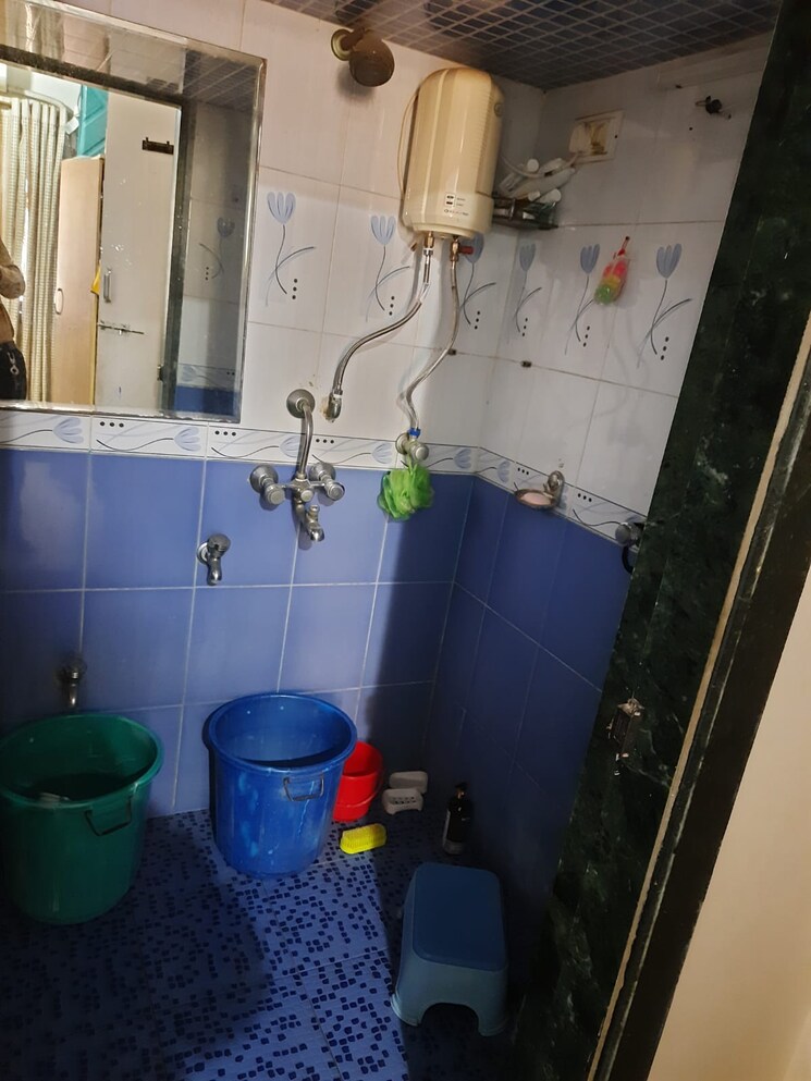 Bathroom, swastik-park-chs 2 Bedroom 940 Sq.Ft. Apartment In Ghodbunder Road Thane 8210523