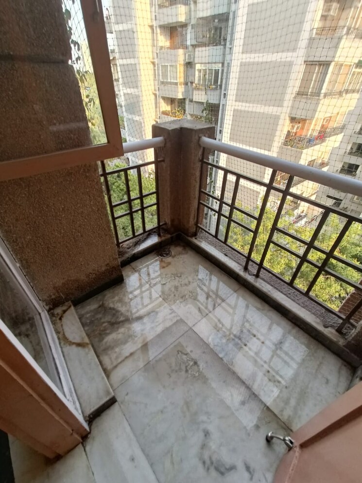 Balcony, sector 56 4 Bedroom 2100 Sq.Ft. Apartment In Sector 56 Gurgaon 8210550