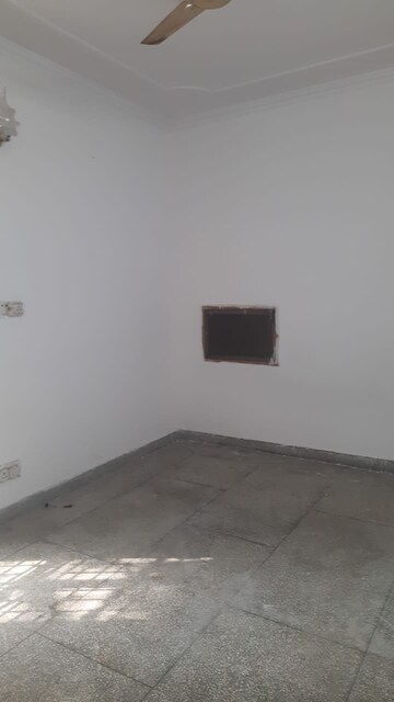 Room in 2 BHK Apartment at Sector 19, Dwarka – for Rent