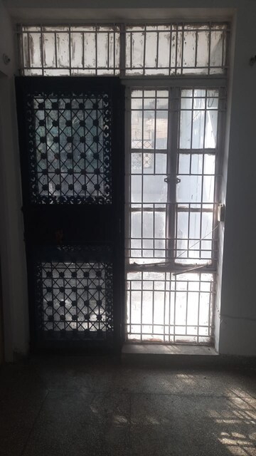 Room in 2 BHK Apartment at Sector 19, Dwarka – for Rent
