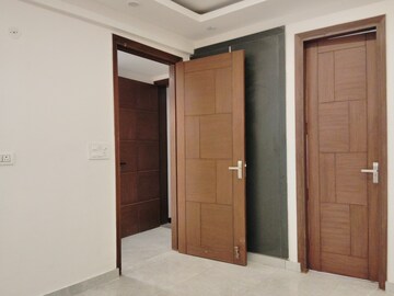 Room in 3 BHK Apartment at Dera Mandi – for Rent