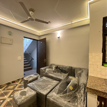 Team Area in 1 BHK Builder Floor at Freedom Fighters Enclave – for Rent