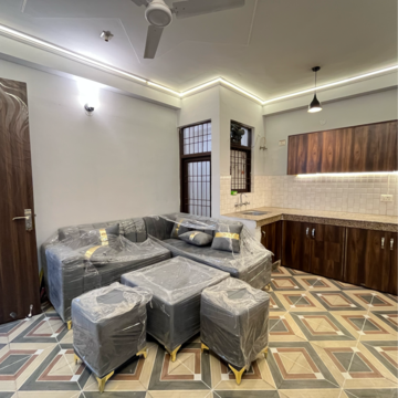 Team Area in 1 BHK Builder Floor at Freedom Fighters Enclave – for Rent