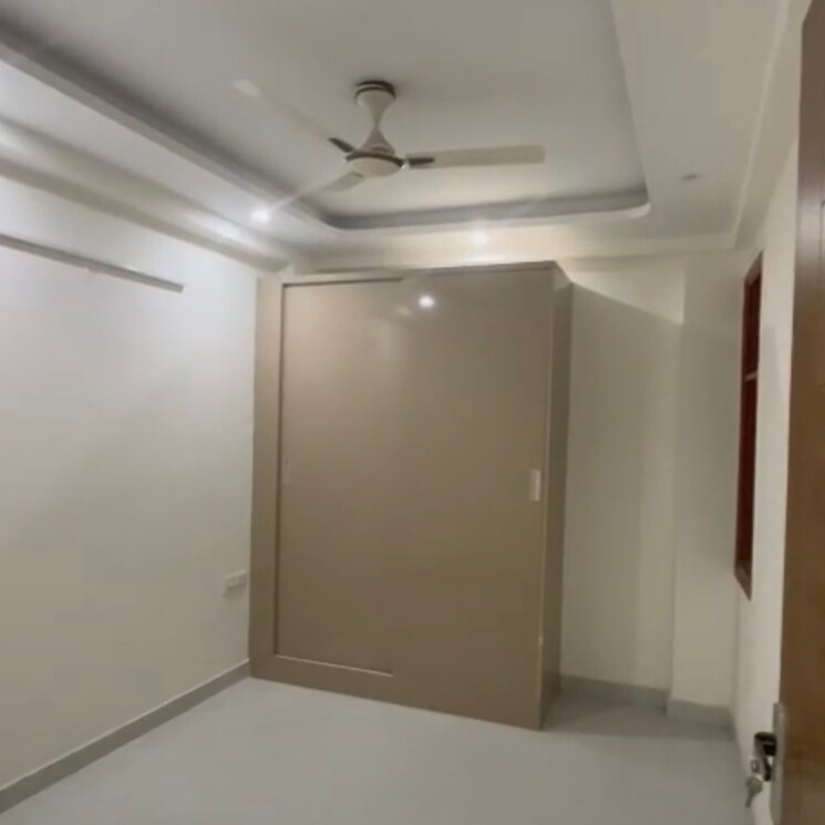 Room, rajpur khurd extension 2 Bedroom 100 Sq.Ft. Builder Floor In Rajpur Khurd Extension Delhi 8210599