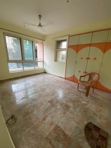 Room in 2 BHK Apartment at Hiranandani Villa Grand, Ghodbunder Road – for Rent