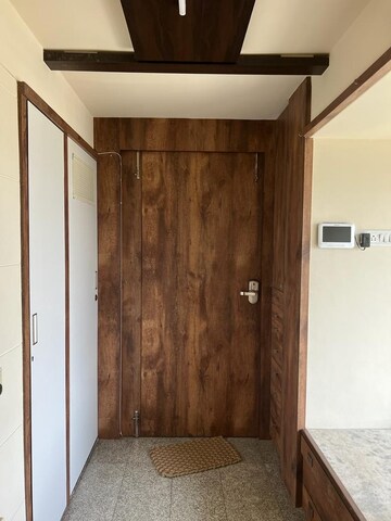 Room in 3 BHK Apartment at Krushal Towers Apartment, Chembur – for Rent