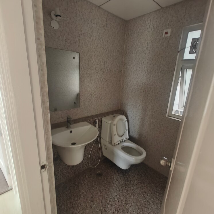 Bathroom, shree-vardhman-victoria 3.5 Bedroom 1950 Sq.Ft. Apartment In Sector 70 Gurgaon 8210647