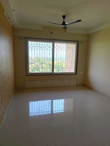 Room in 2 BHK Apartment at Paradise Lifespaces Sai World City, New Panvel – for Rent