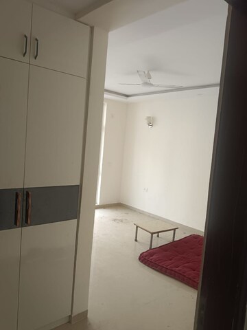 Bathroom in 3 BHK Apartment at Omaxe Waterscapes, Gomti Nagar – for Rent