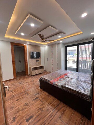 Bedroom in 2 BHK Builder Floor at Sector 38 – for Rent
