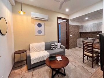Living Room in 1 BHK Builder Floor at Ansal Sushant Lok I, Sector 43 – for Rent