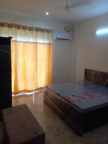 Bedroom in 2 BHK Builder Floor at Sector 40 – for Rent
