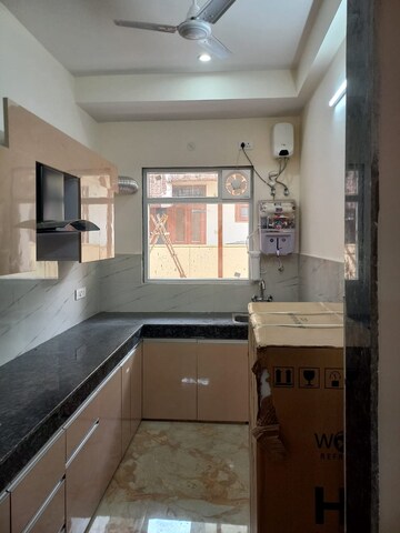 Kitchen in 2 BHK Builder Floor at Sector 40 – for Rent