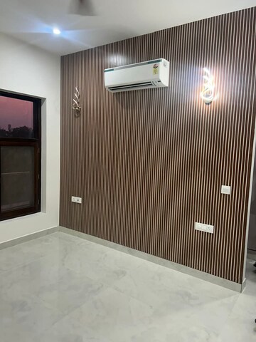 Room in 1 BHK Apartment at Lotus Homz, Sector 111 – for Rent