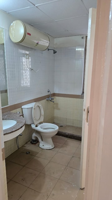 Bathroom in 3 BHK Builder Floor at SS Southend Floors, South City 2 – for Rent