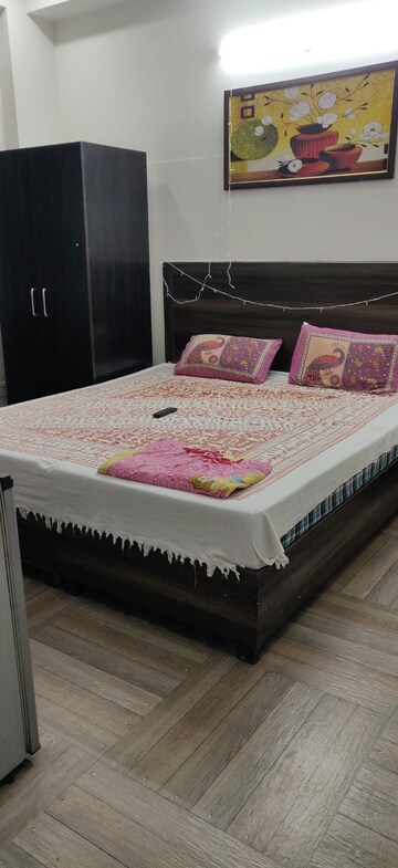 Bedroom in 1 BHK Builder Floor at Sector 40 – for Rent