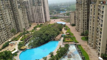 Swimming Pool in 1.5 BHK Apartment at HDIL Dreams, Bhandup West – for Rent