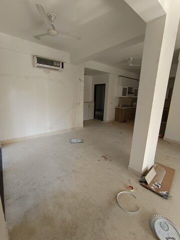 Room in 3 BHK Apartment at Ramprastha City The Edge Towers, Sector 37d – for Sale