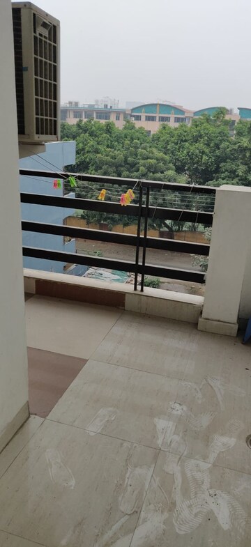 Staircase in Studio Builder Floor at Sector 45 – for Rent