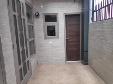 Building Lobby in 2 BHK Builder Floor at Sector 38 – for Rent