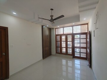 Room in 3 BHK Builder Floor at Vasant Vihar – for Rent